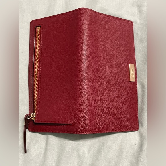 Kate Spade -Bi-Fold Wallet - Picture 2 of 5